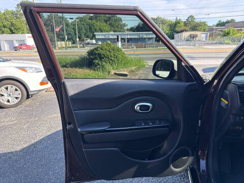 2017 Kia Soul +