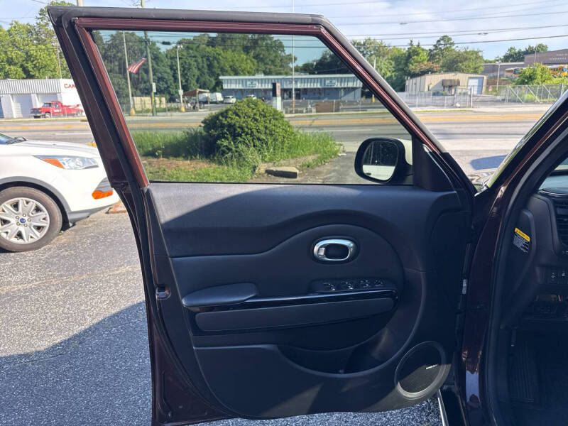 2017 Kia Soul +