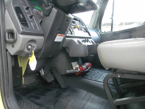 2017 Freightliner M2 106