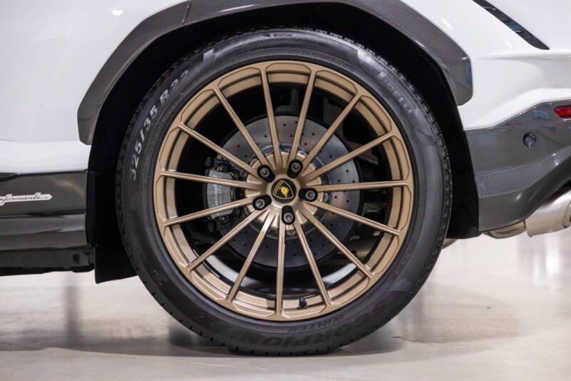 2023 Lamborghini Urus Performante