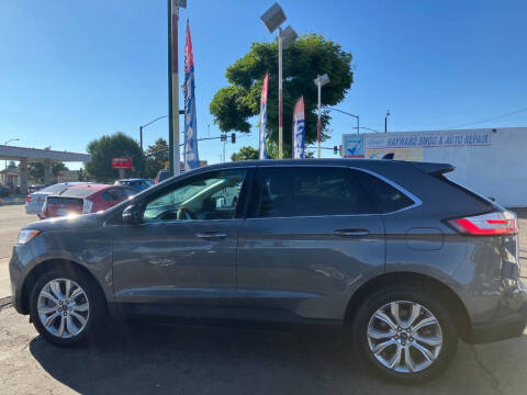 2021 Ford Edge Titanium