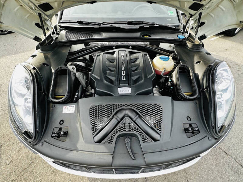 2015 Porsche Macan S