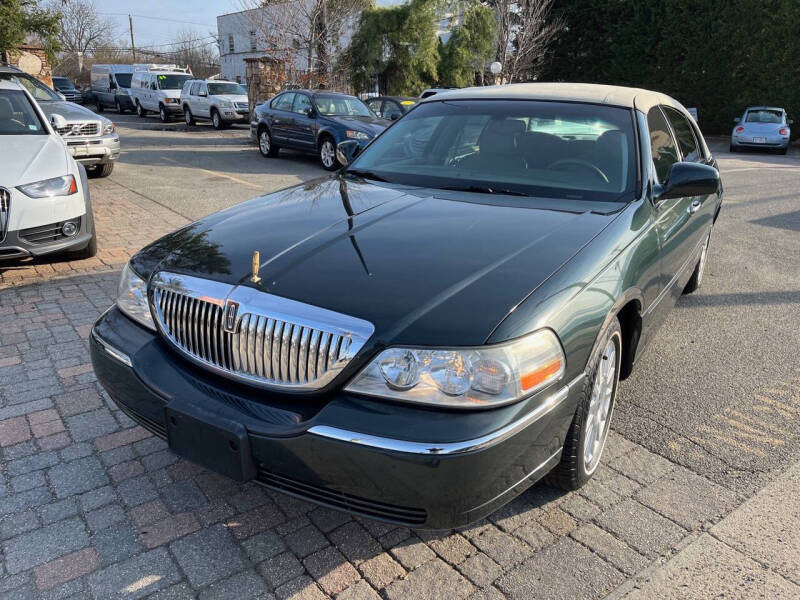 2003 Lincoln Town Car Executive