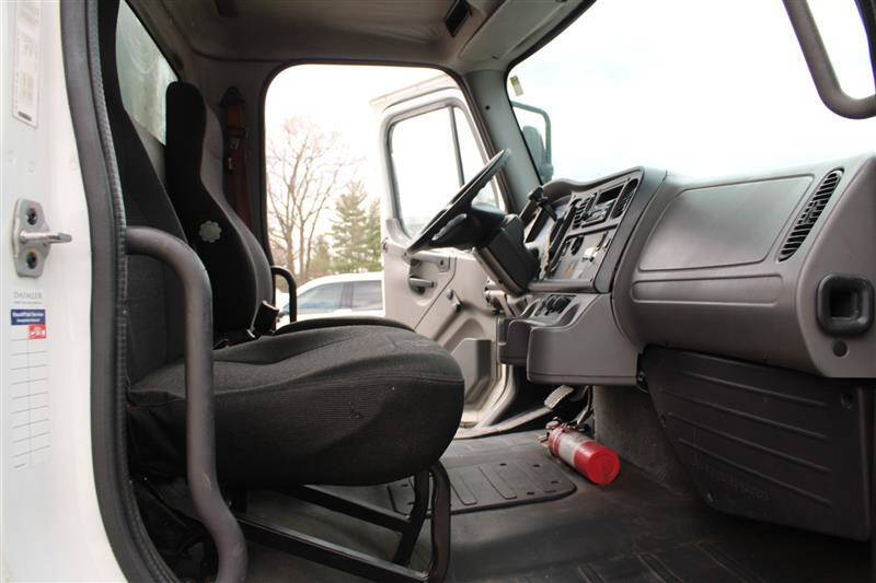 2013 Freightliner M2 106