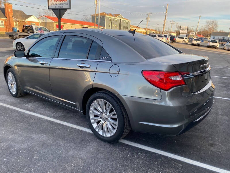 2013 Chrysler 200 Limited