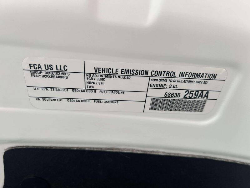 2024 Chrysler Voyager LX