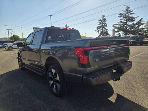 2025 Ford F-150 Lightning Platinum