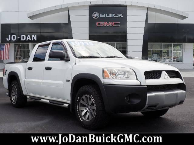 2006 Mitsubishi Raider Duro Cross V8
