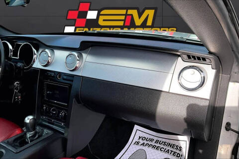 2005 Ford Mustang GT Deluxe