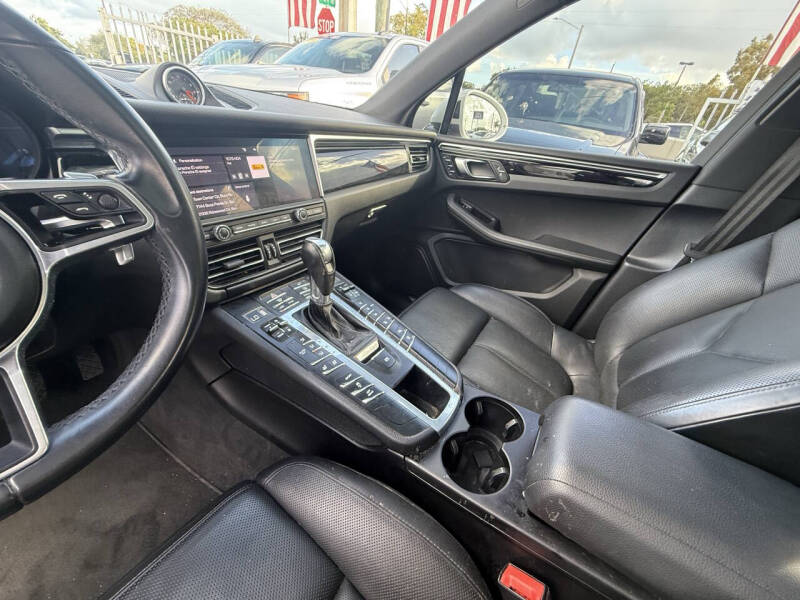 2020 Porsche Macan S