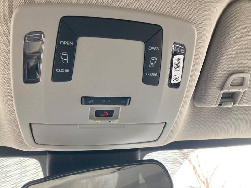 2024 Toyota Sienna LE 8-Passenger