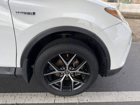 2017 Toyota RAV4 Hybrid SE