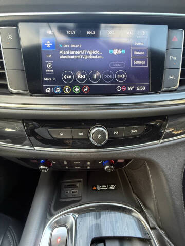 2022 Buick Enclave Essence