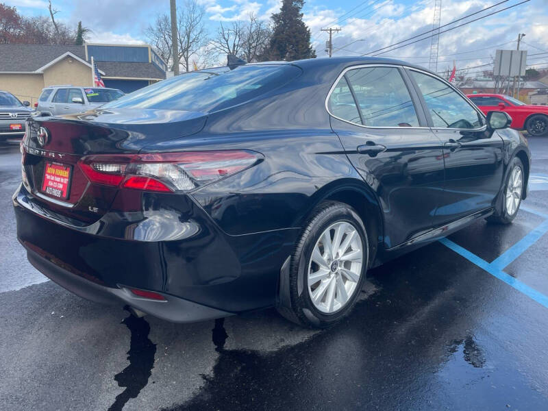 2021 Toyota Camry LE photo 11