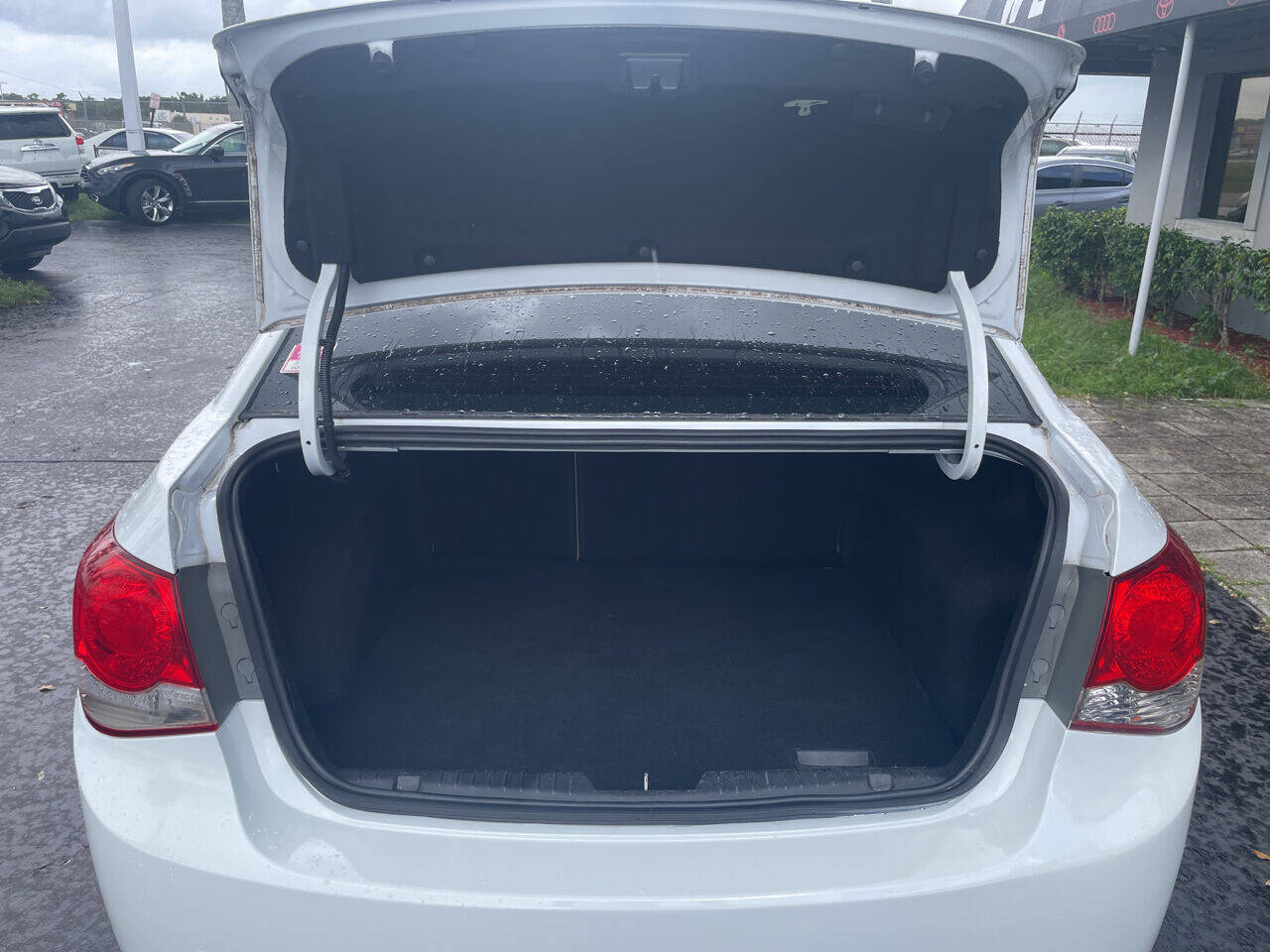 2014 Chevrolet Cruze  - $9,999