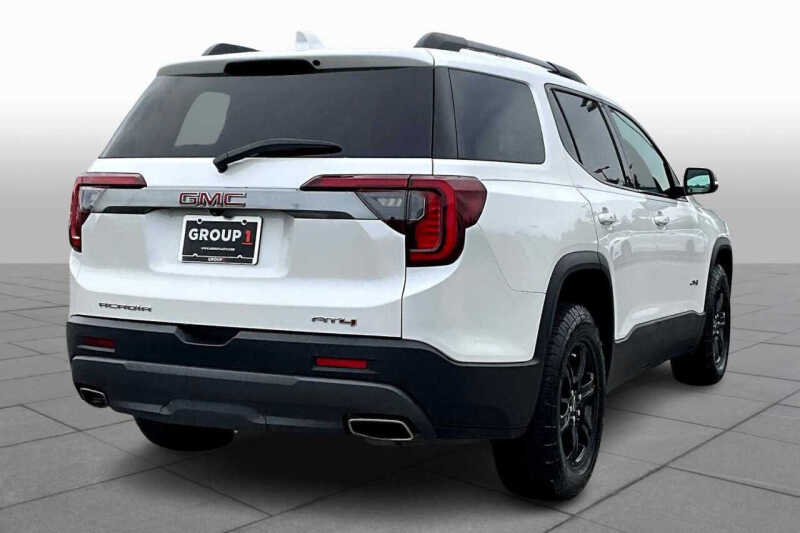 2022 GMC Acadia AT4