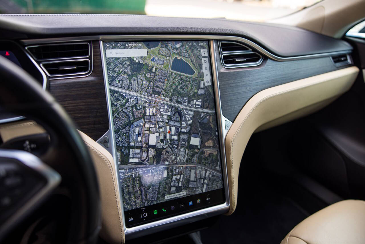 2014 Tesla Model S 20
