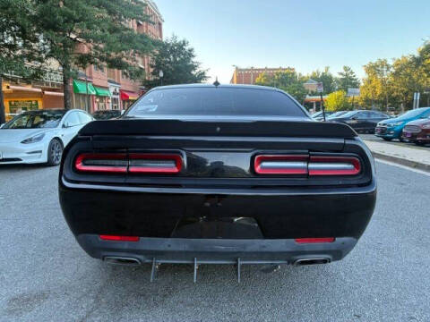 2016 Dodge Challenger SXT Plus
