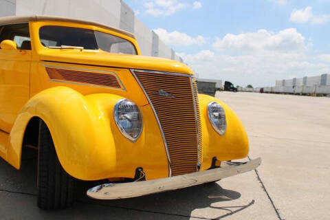 1937 Ford Cabriolet