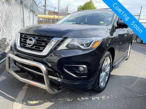 2018 Nissan Pathfinder for sale at INDY AUTO MAN in Indianapolis IN
