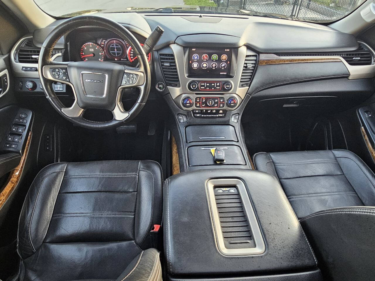 2015 GMC Yukon SUV / Crossover - $16,580