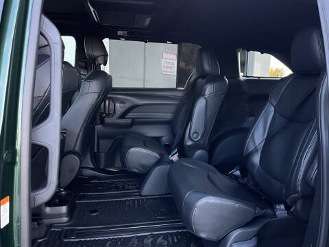 2026 Toyota Sienna Woodland Edition