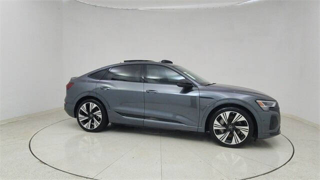 2024 Audi Q8 Sportback e-tron quattro Prestige S line