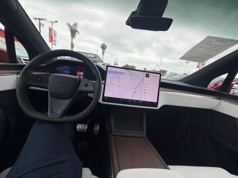 2025 Tesla Model X