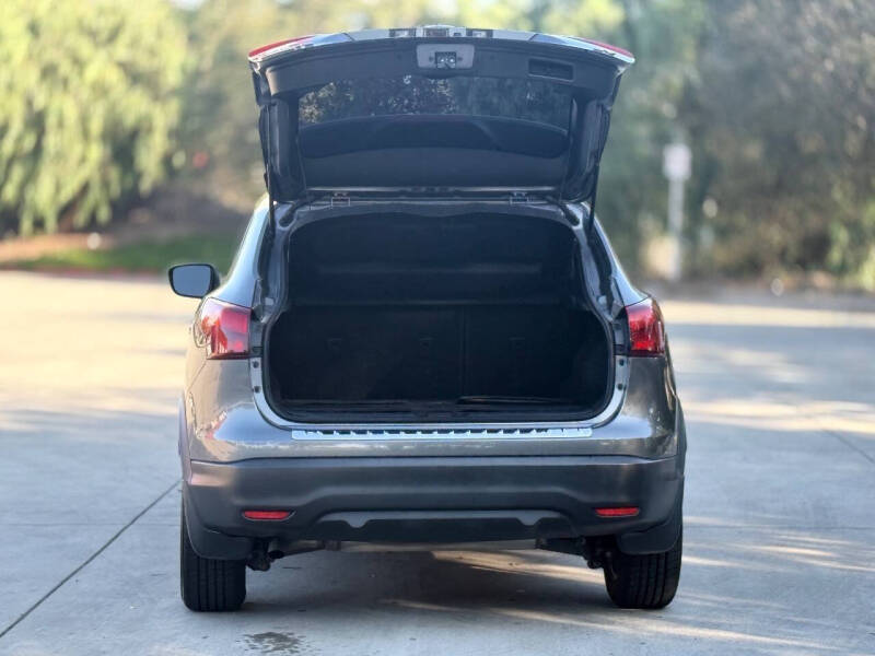 2017 Nissan Rogue Sport SV