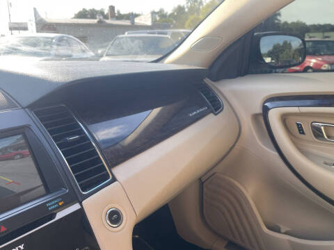 2015 Ford Taurus Limited