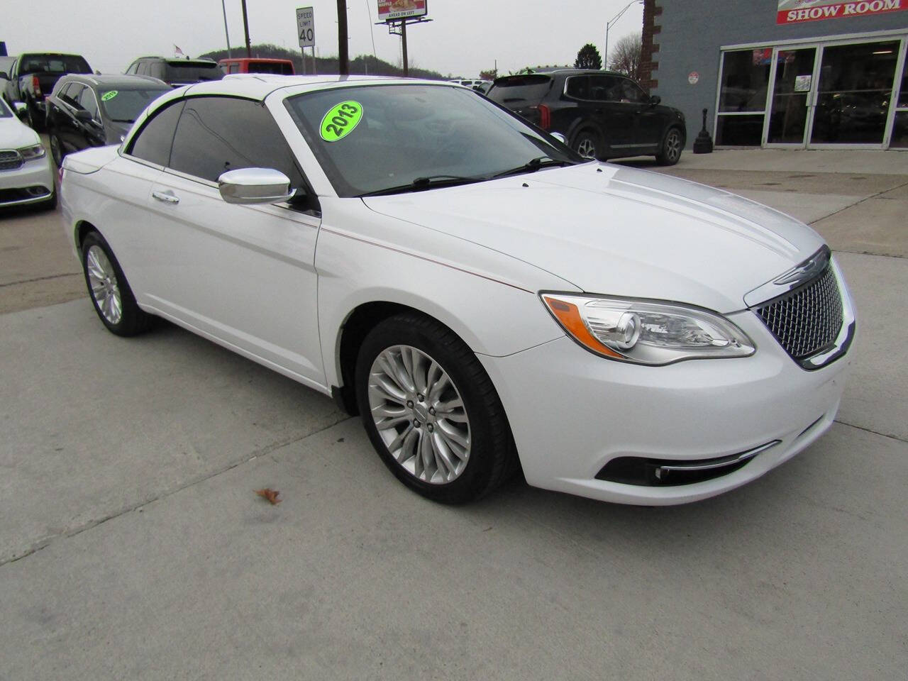 2013 Chrysler 200 for sale at Joe s Preowned Autos in Moundsville, WV