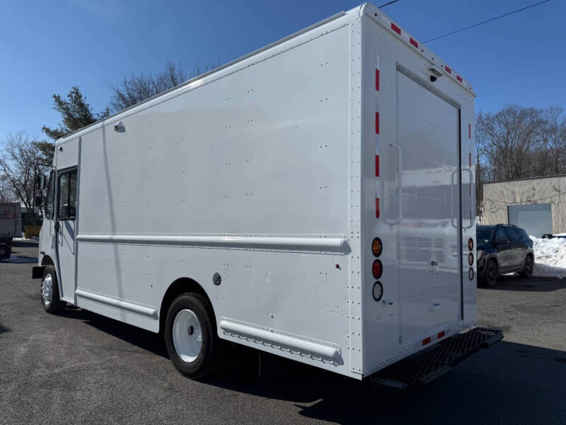 2020 Freightliner MT45 Chassis
