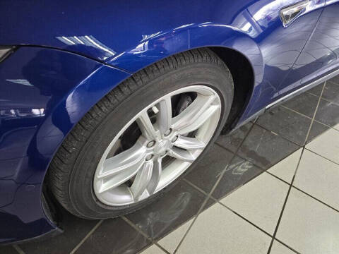 2015 Tesla Model S 70D