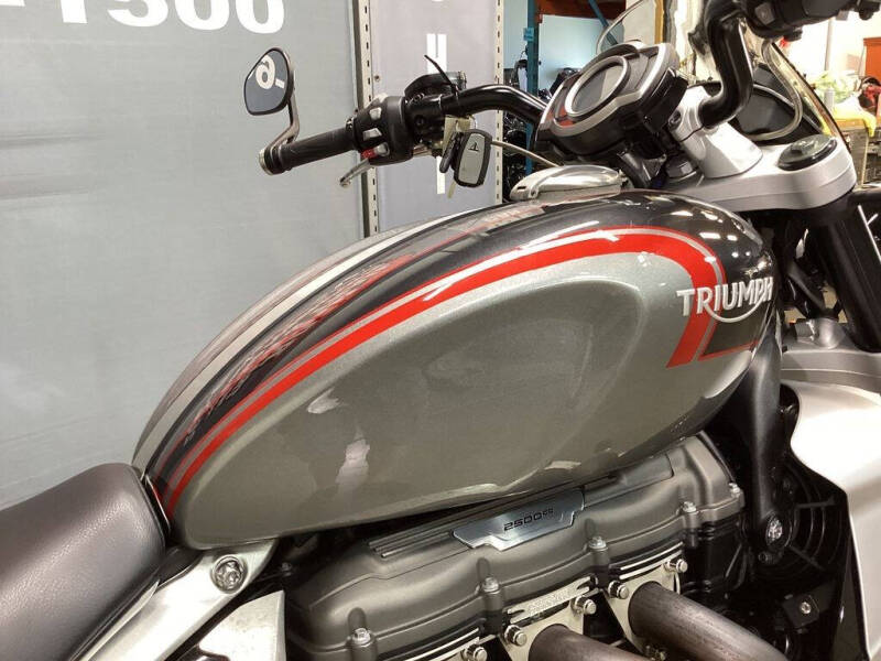 2022 Triumph Rocket 3 GT Silver Ice &amp; S