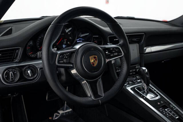 2017 Porsche 911 Carrera