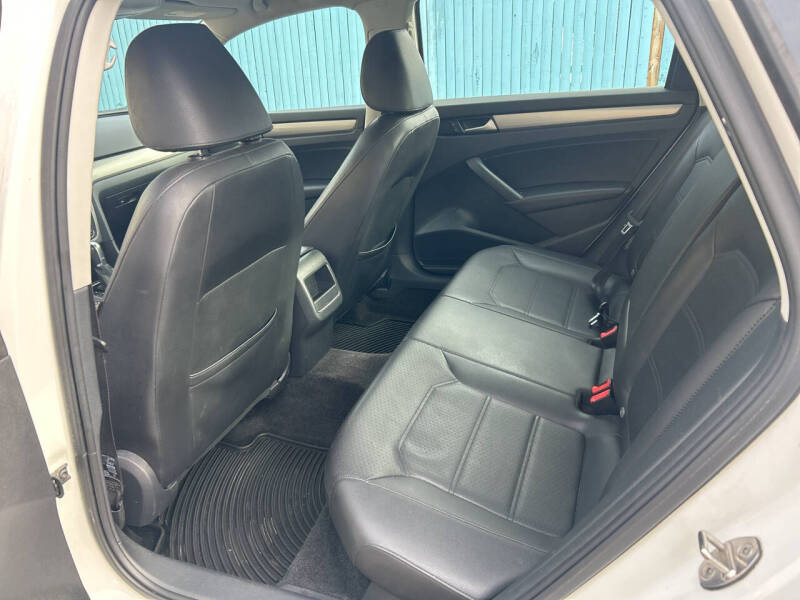 2015 Volkswagen Passat 1.8T Wolfsburg Edition