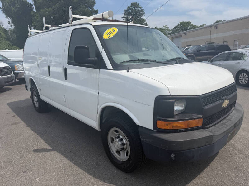 2014 Chevrolet Express 2500 Work Van HD's photo