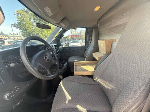 2017 GMC Savana 2500