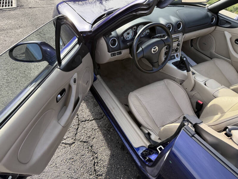 2004 Mazda MX-5 Miata LS