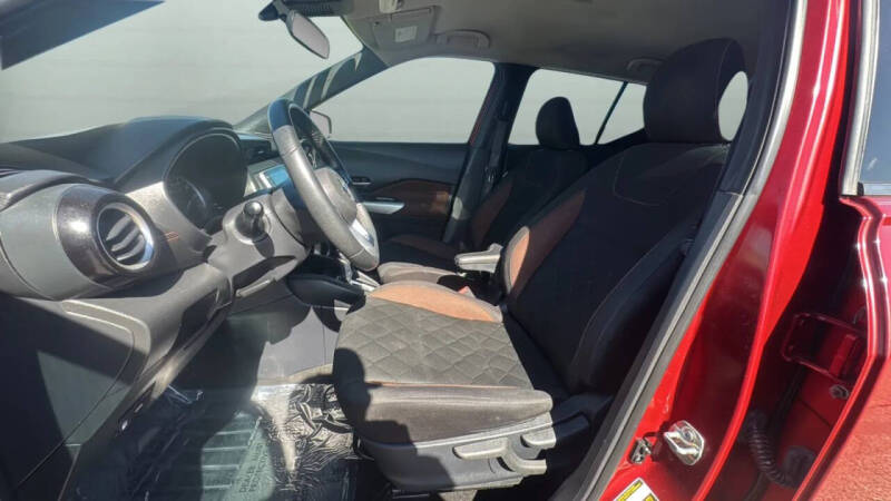 2020 Nissan Kicks SR