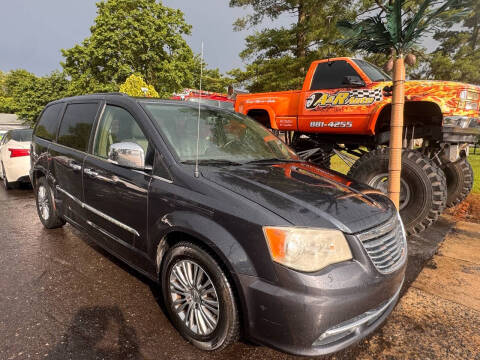 2014 Chrysler Town and Country Touring-L