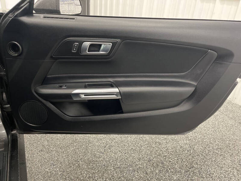 2020 Ford Mustang EcoBoost