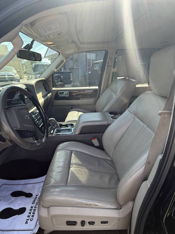 2017 Lincoln Navigator Select - Photo 11