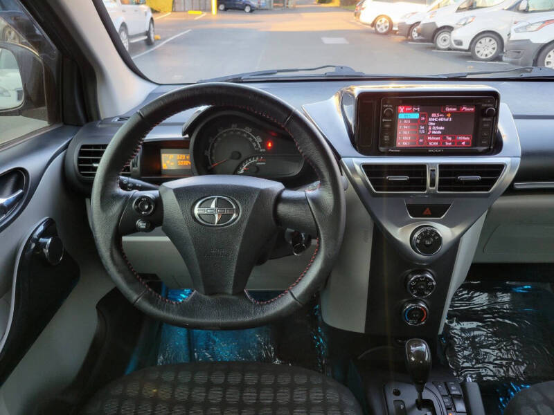 2013 Scion iQ Base photo 12