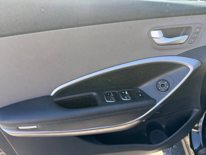 2017 Hyundai Santa Fe Limited Ultimate