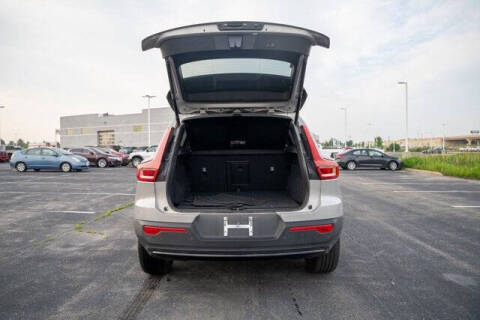 2024 Volvo XC40 B5 Plus Dark Theme