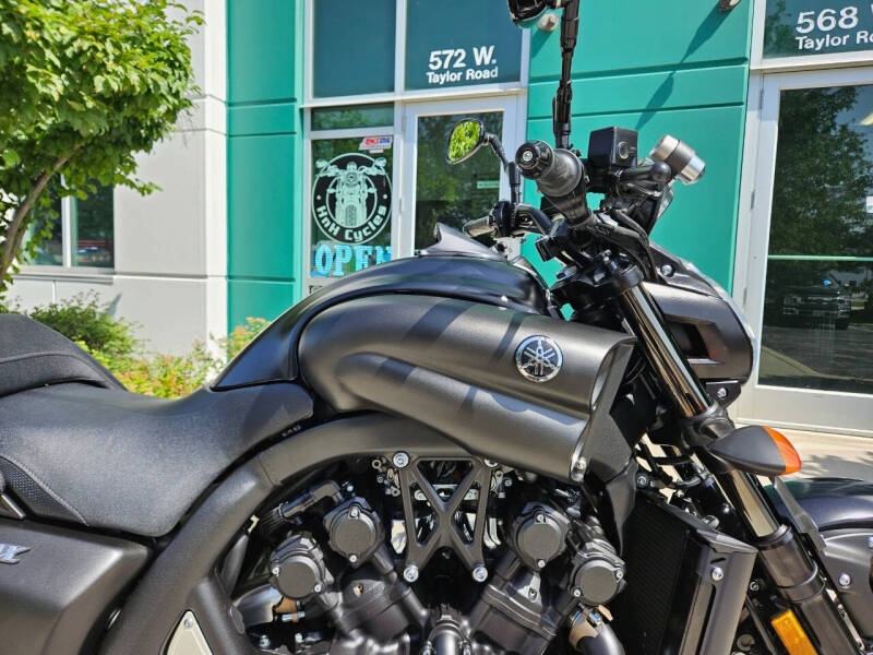 2019 Yamaha VMAX Matte Raven Black