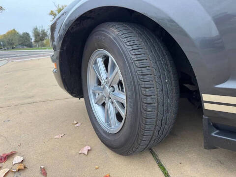 2009 Ford Mustang V6 Deluxe