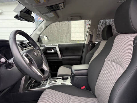 2024 Toyota 4Runner SR5