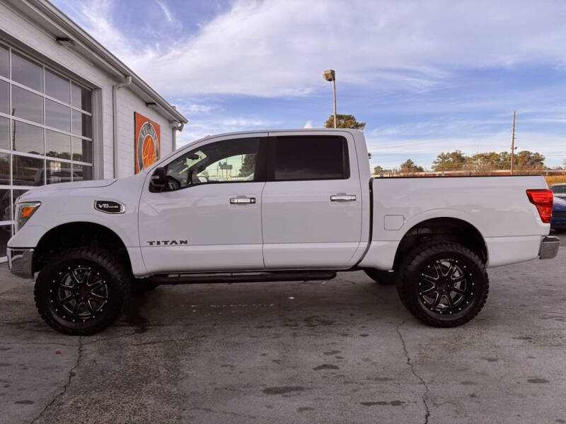 2017 Nissan Titan SV